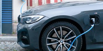 电动汽车紧固解决方案 – TAPTITE PRO®和POWERLOK®IITM应用